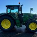 John Deere 6135R