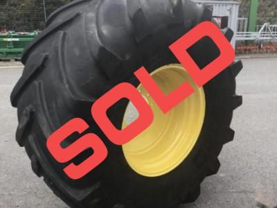 John Deere 900-60 x 32 10 stud rims and tyres