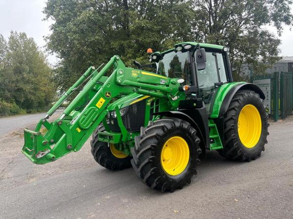 John Deere 6120M