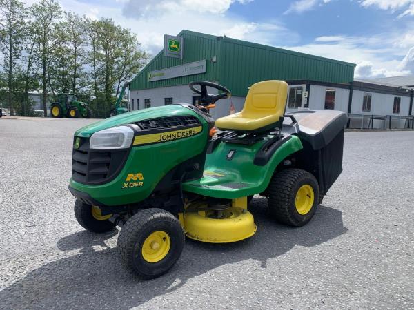 John Deere X135