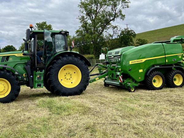 John Deere C441R